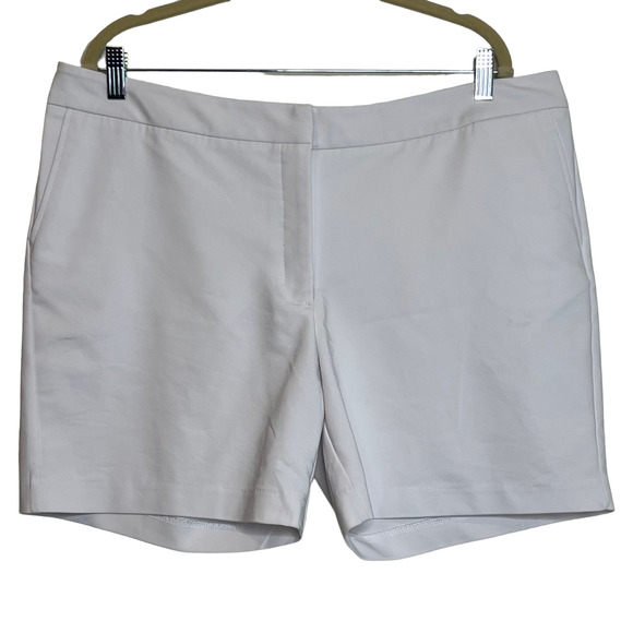 Measure & Made Womens Casual Shorts Size 14 White Cotton Blend Fitlogic - Picture 1 of 6